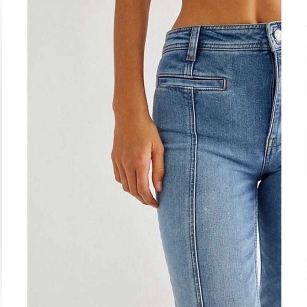 Free People
Women's Blue We The Free Firecracker Flare Jeans Red Star Size 27 - Picture 4 of 7